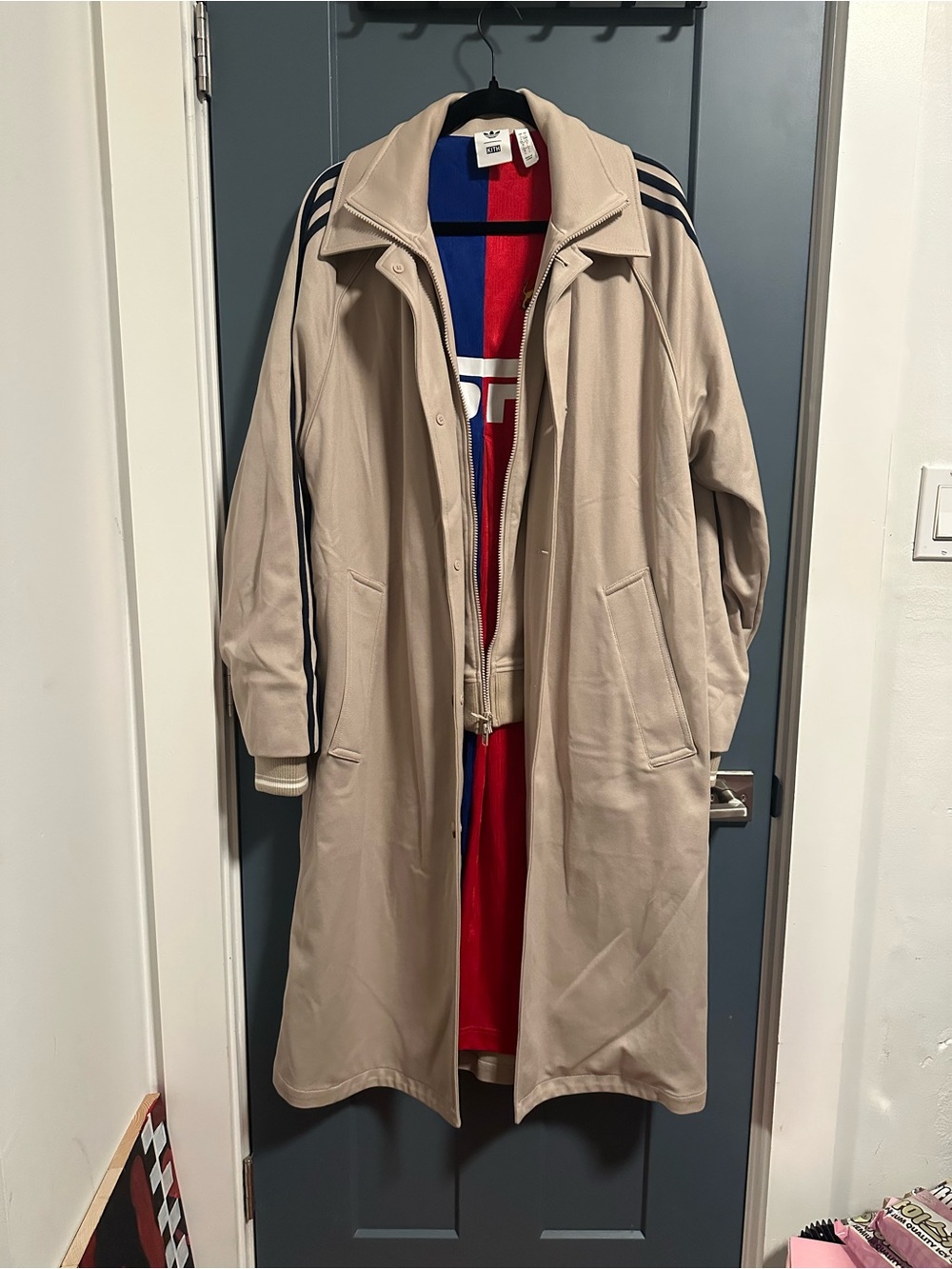 Kith Men’s Beige Trench Coat with Shoulder Stripes